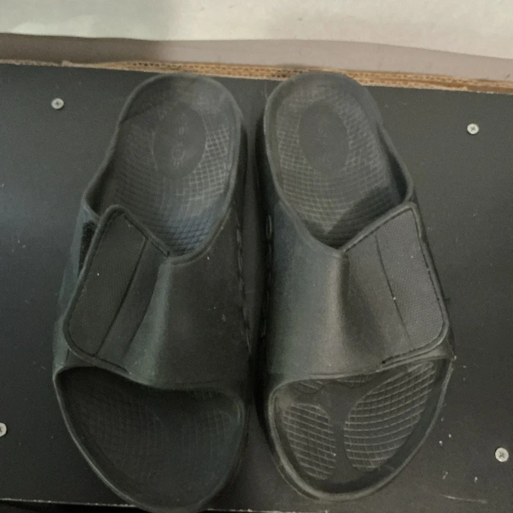 OOFOS OOahh Sport Flex Slide Black Unisex Mens 6 Womens 8 Sandals